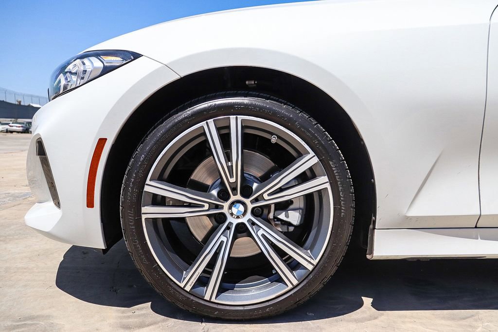 Used 2023 BMW 330i Sedan w/ Convenience Package RWD image 13