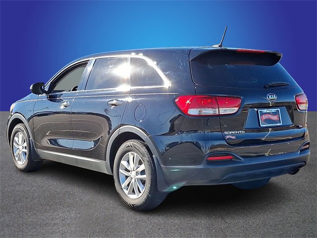 Used 2017 Kia Sorento L image 6