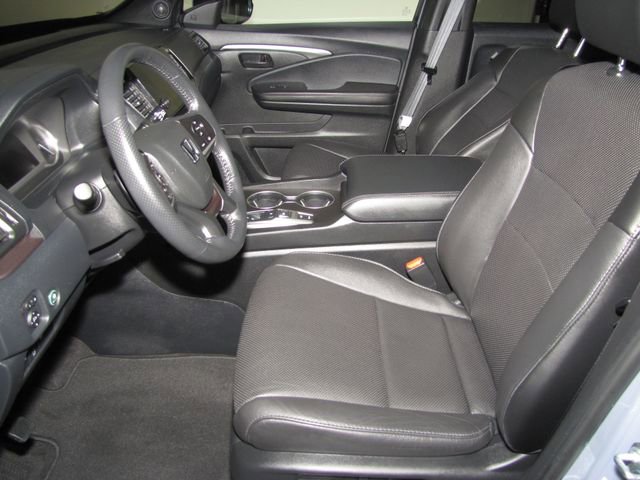 Certified 2025 Honda Passport EX-L image 10
