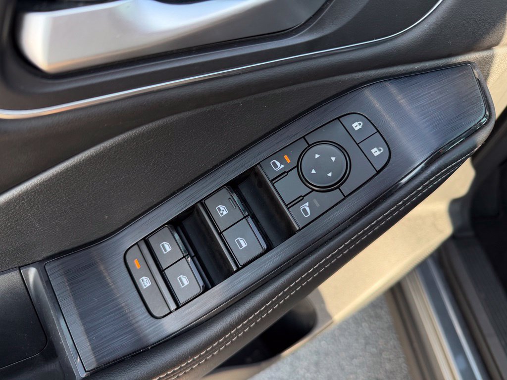 Used 2021 Nissan Rogue SV w/ Premium Package FWD image 16