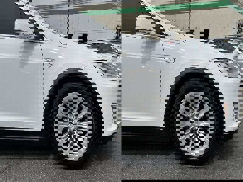 Used 2016 Tesla Model X 75D image 11