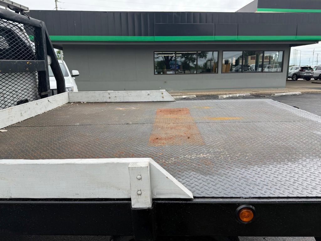 Used 2010 Ford F550 4x4 Regular Cab Super Duty image 11