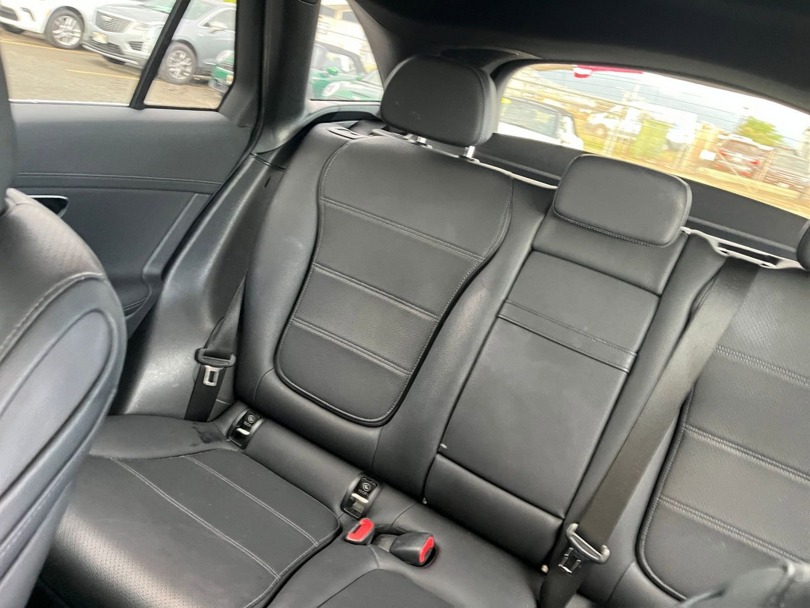 Used 2024 Mercedes-Benz GLC 300 4MATIC image 39