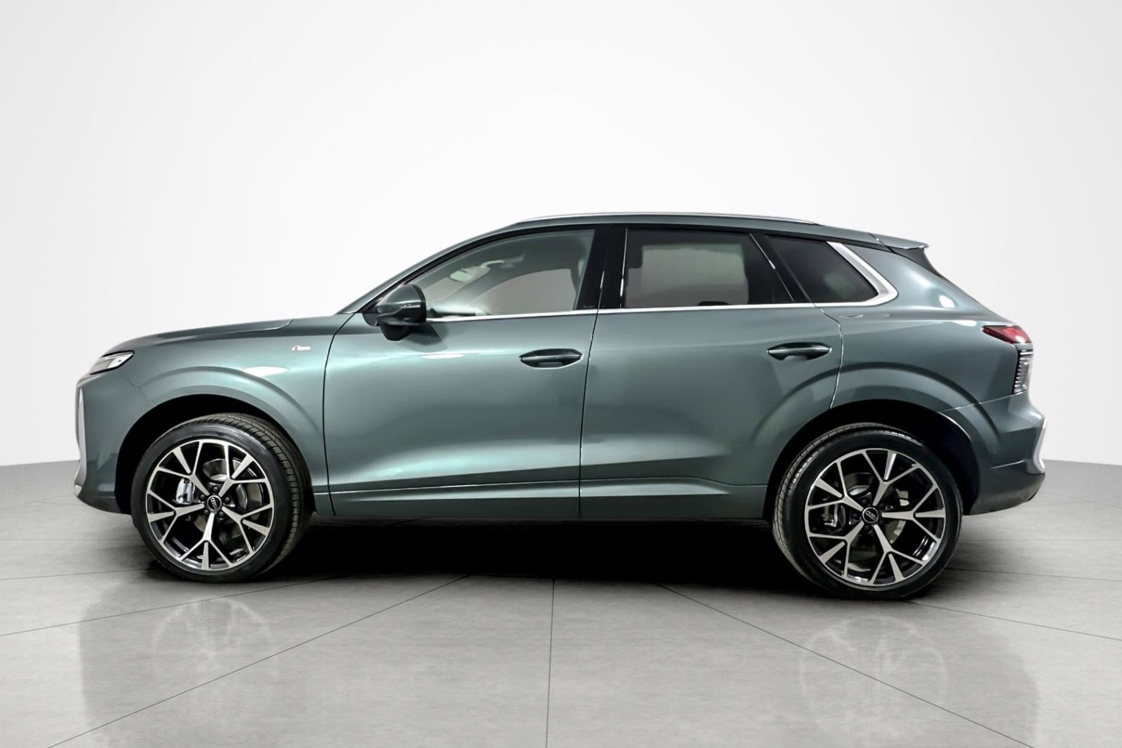 New 2026 Audi Q3 quattro 2.0T image 3