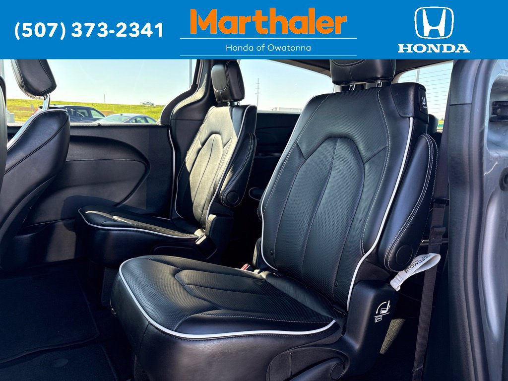 Used 2026 Chrysler Pacifica Limited FWD image 13