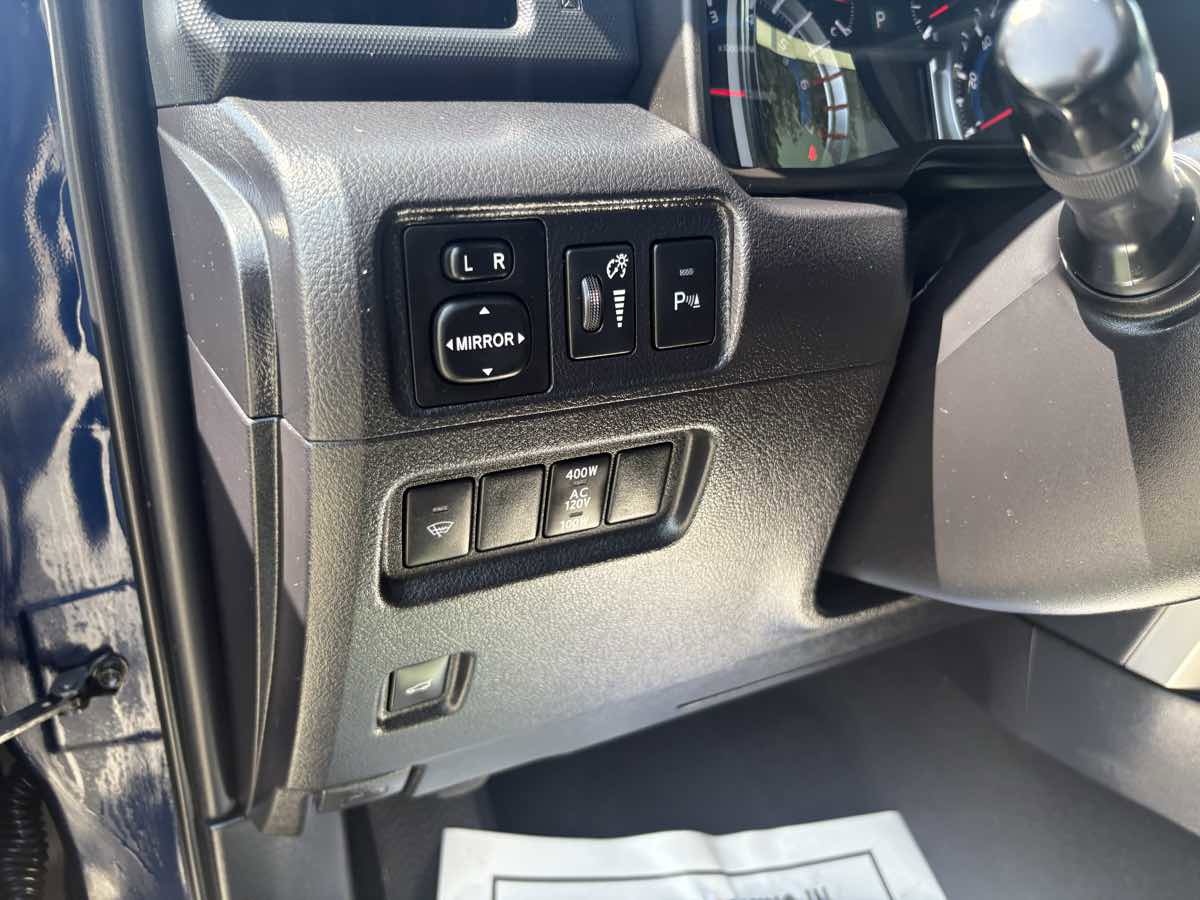 Used 2018 Toyota 4Runner Limited image 26