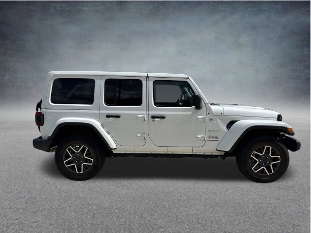 Used 2024 Jeep Wrangler Unlimited Sahara AWD/4WD image 11