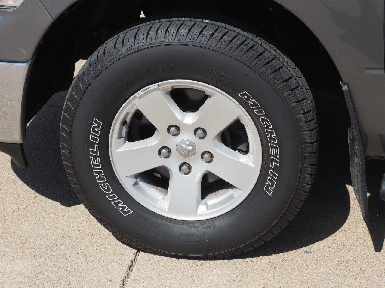 Used 2011 RAM 1500 Classic SLT w/ Luxury Group AWD/4WD image 6