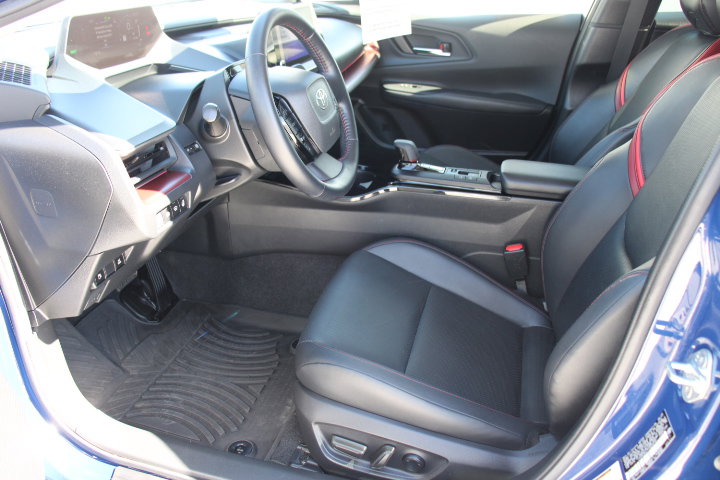 Used 2023 Toyota Prius Prime FWD image 11