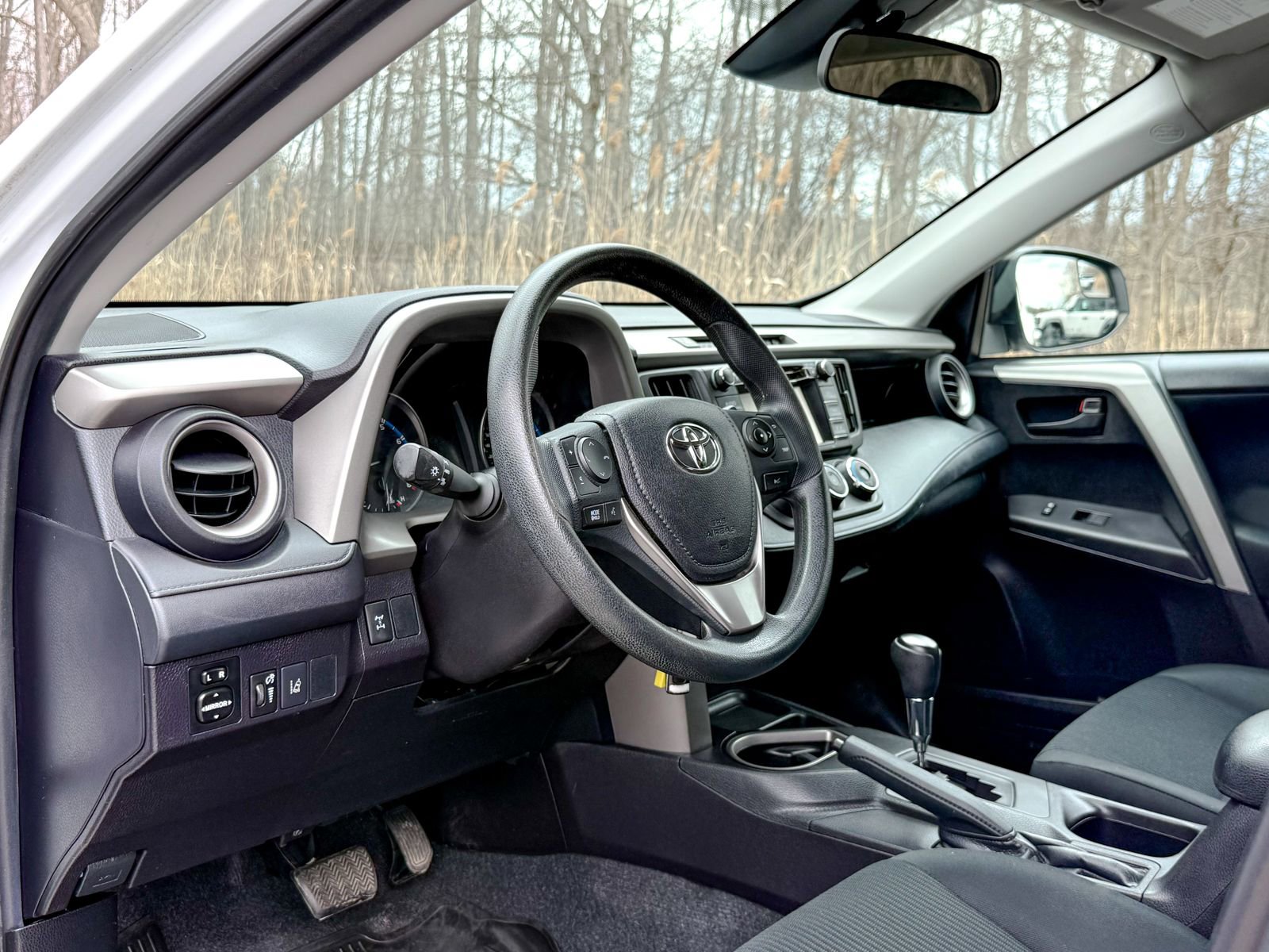 Used 2018 Toyota RAV4 LE w/ All Weather Liner Package image 15