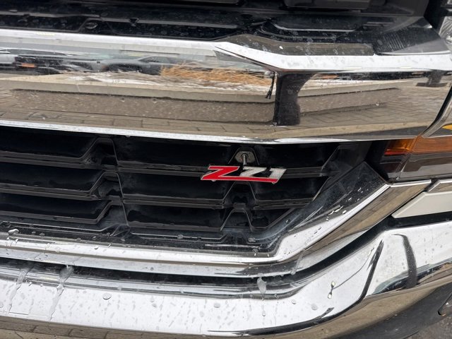 Used 2019 Chevrolet Silverado 1500 LT w/ All Star Edition image 2