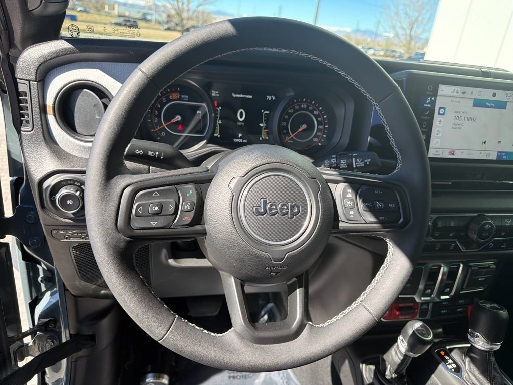 Used 2025 Jeep Wrangler Willys image 13