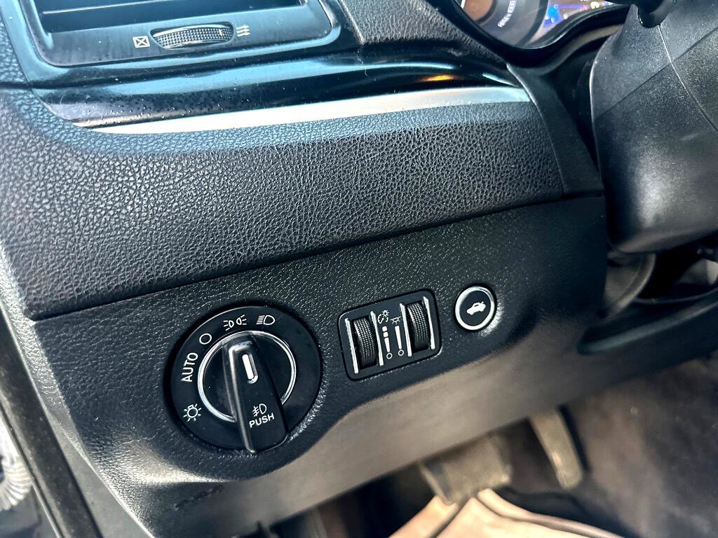 Used 2017 Chrysler 300 S image 19