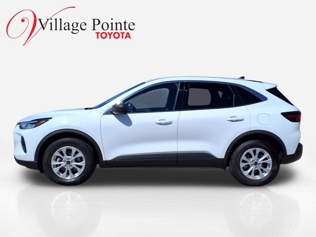 Used 2023 Ford Escape Active AWD/4WD image 2