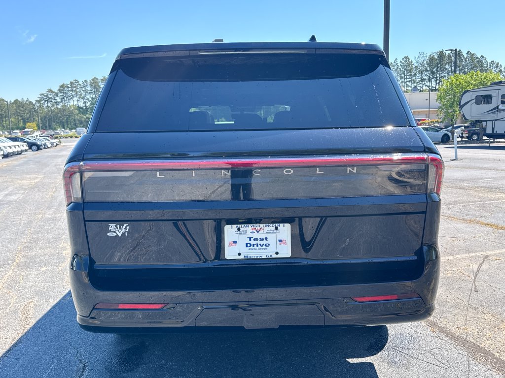 New 2026 Lincoln Navigator L Reserve w/ Jet Appearance Package AWD/4WD image 18