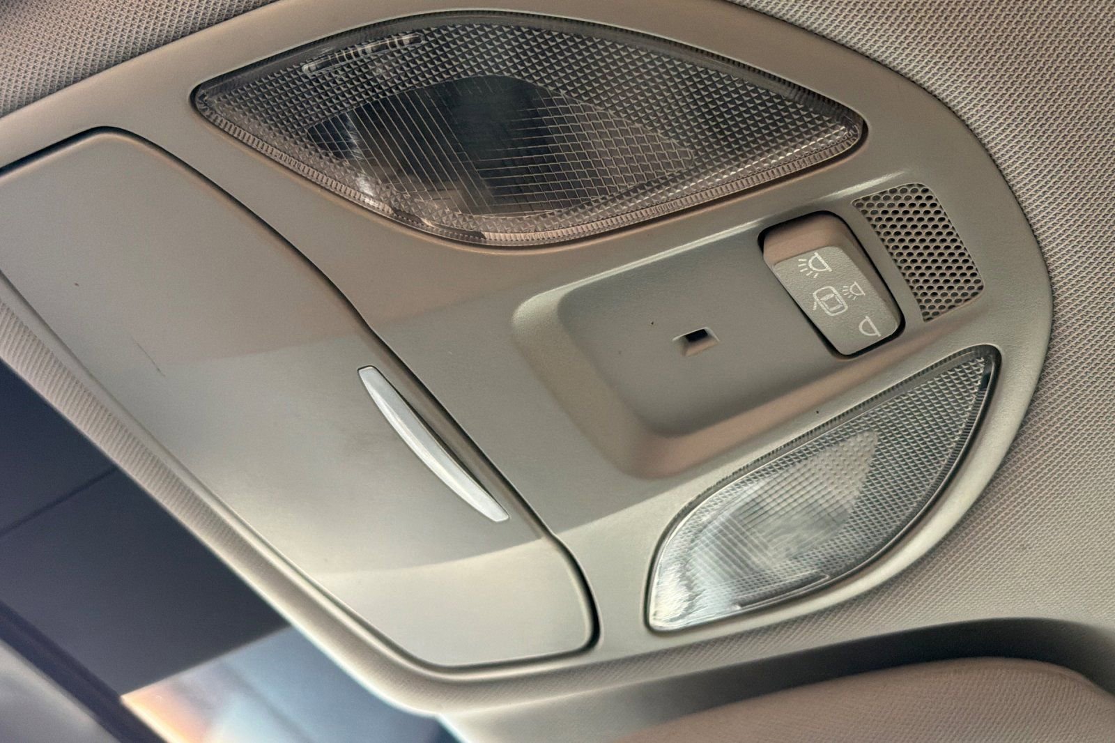 Used 2017 Hyundai Santa Fe SE image 26