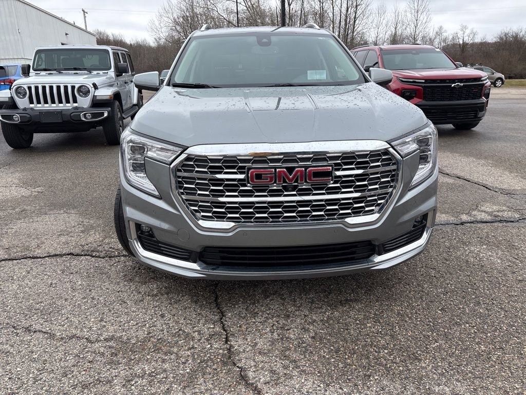 Used 2023 GMC Terrain Denali w/ Denali Premium Package image 10
