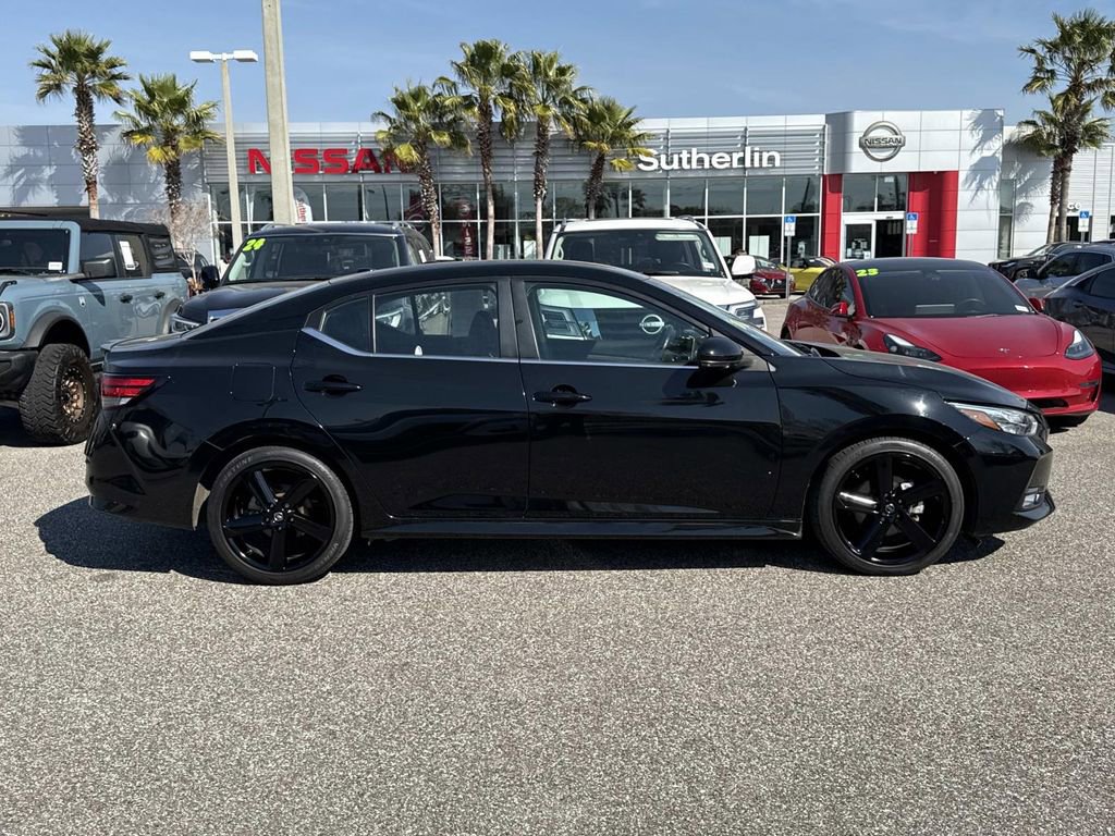 Used 2022 Nissan Sentra SR w/ Trunk Package image 2