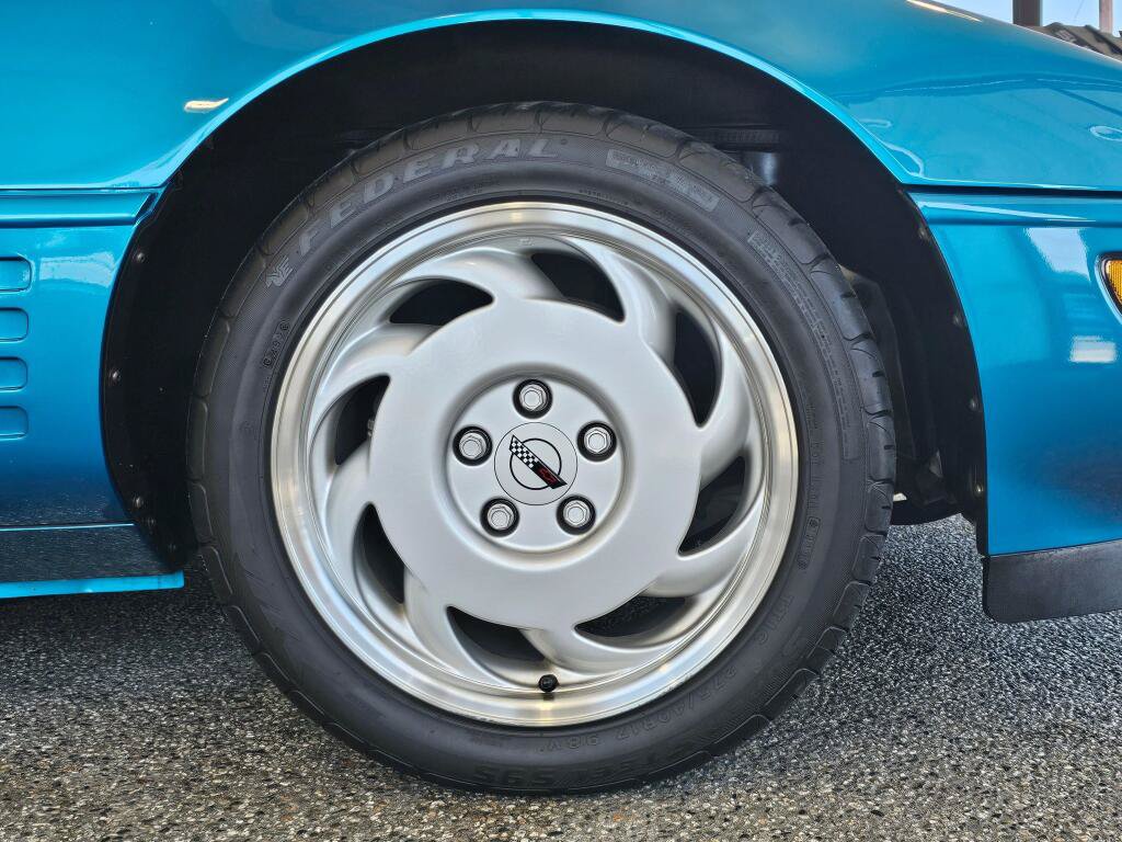 Used 1992 Chevrolet Corvette Convertible RWD image 9