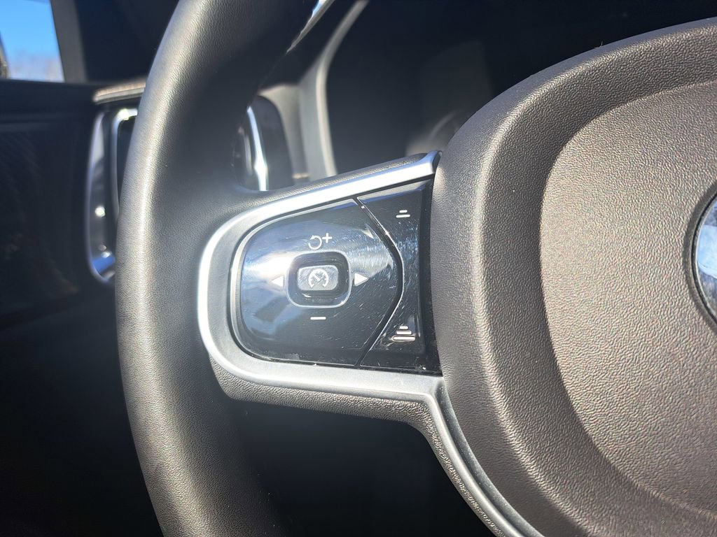Used 2022 Volvo S60 B5 R-Design w/ Climate Package image 17