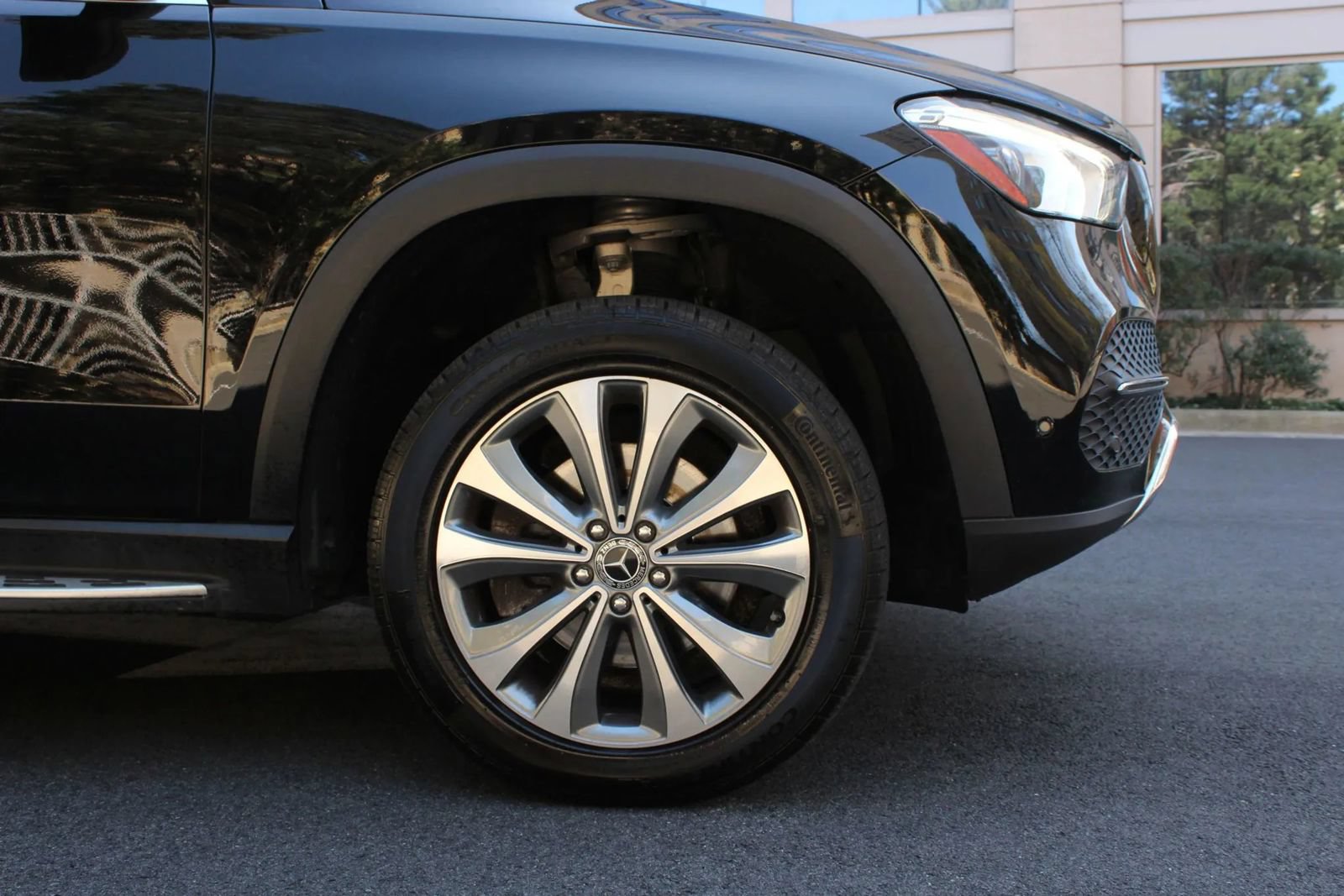 Used 2020 Mercedes-Benz GLE 350 4MATIC image 4