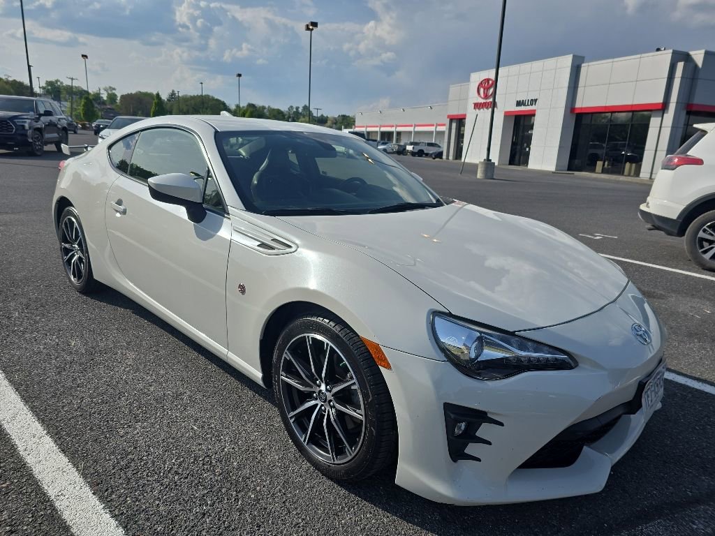 Used 2019 Toyota 86 RWD image 2