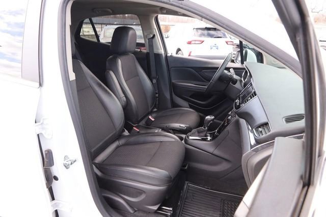 Used 2022 Buick Encore Preferred w/ Safety Package image 24