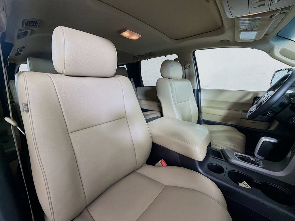 Used 2017 Toyota Sequoia Limited w/ Safety & Convenience Package AWD/4WD image 27