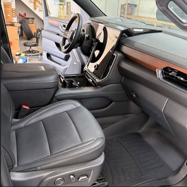 Used 2025 GMC Yukon XL Denali image 20