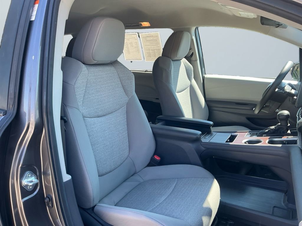 Used 2024 Toyota Sienna LE image 16