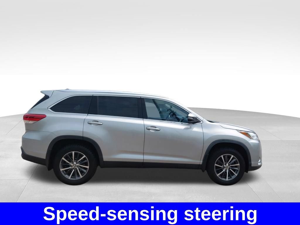 Used 2019 Toyota Highlander XLE AWD/4WD image 10