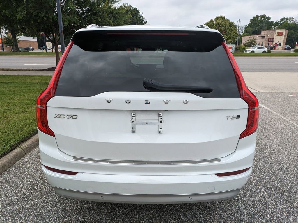 Certified 2022 Volvo XC90 T6 Momentum w/ Advanced Package image 5