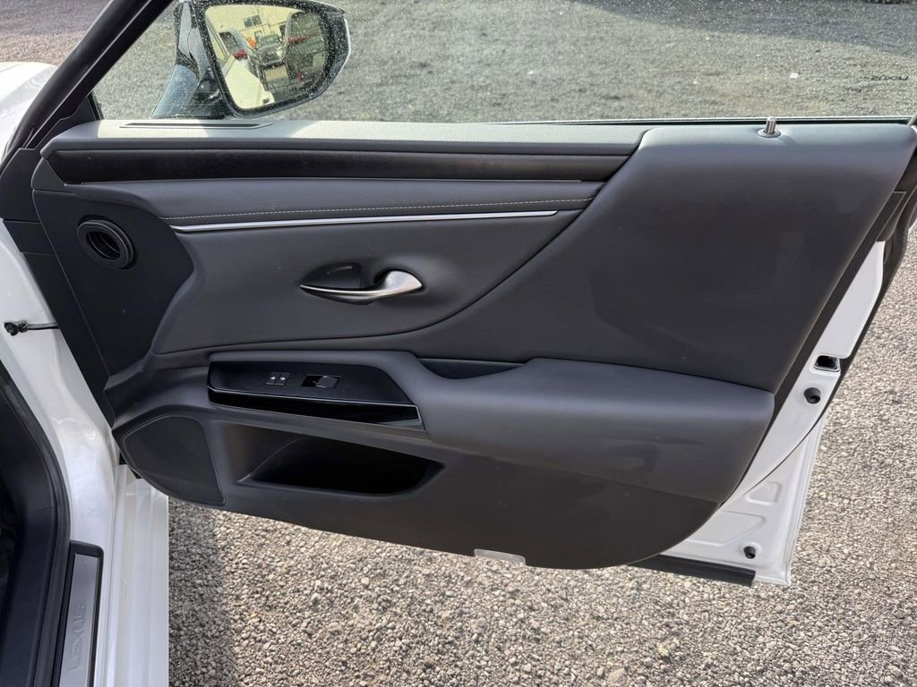 Used 2025 Lexus ES 350 w/ Premium Package image 15