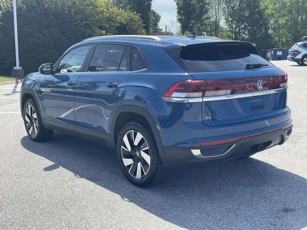 Used 2025 Volkswagen Atlas Cross Sport SE FWD image 5
