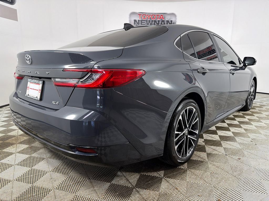 Used 2025 Toyota Camry XLE image 4