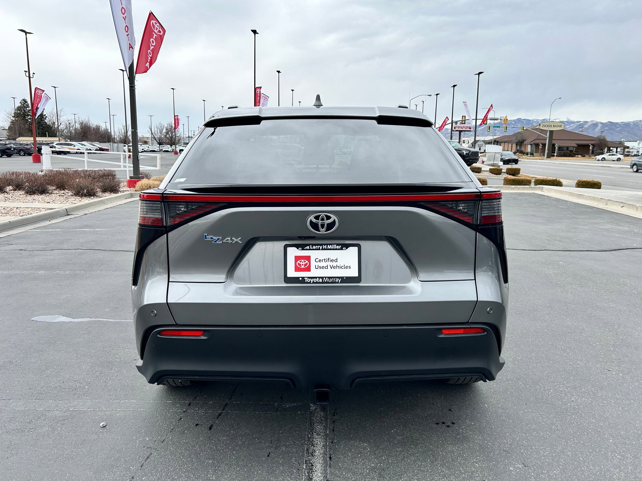 Used 2023 Toyota bZ4X XLE w/ Weather Package image 4