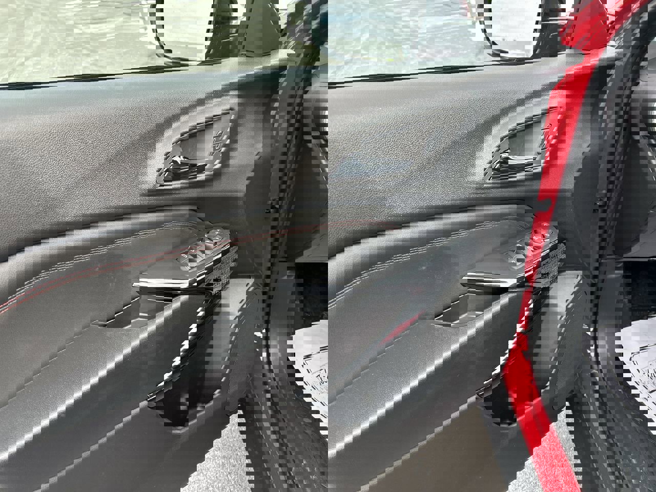 New 2026 Chevrolet Trax RS w/ Sunroof Package image 19