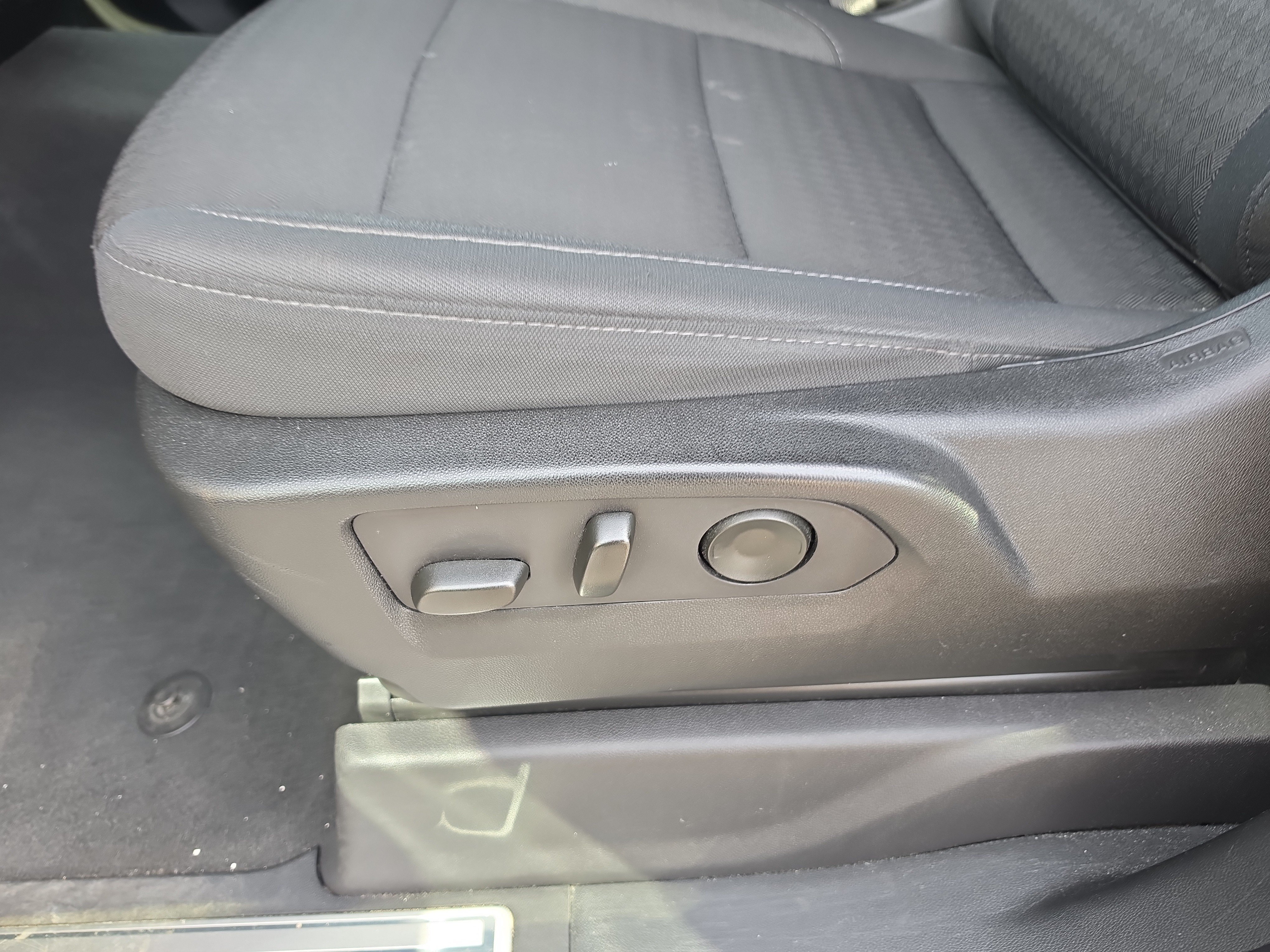 Certified 2025 Chevrolet Silverado 1500 LT RWD image 16