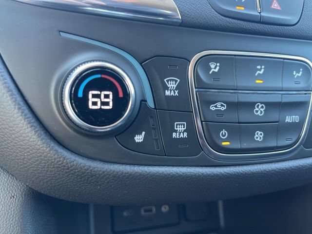Used 2023 Chevrolet Equinox LT FWD image 9