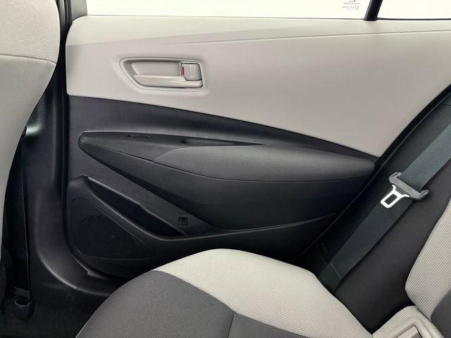 Used 2025 Toyota Corolla LE image 32