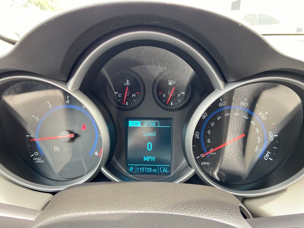 Used 2015 Chevrolet Cruze LS FWD image 25