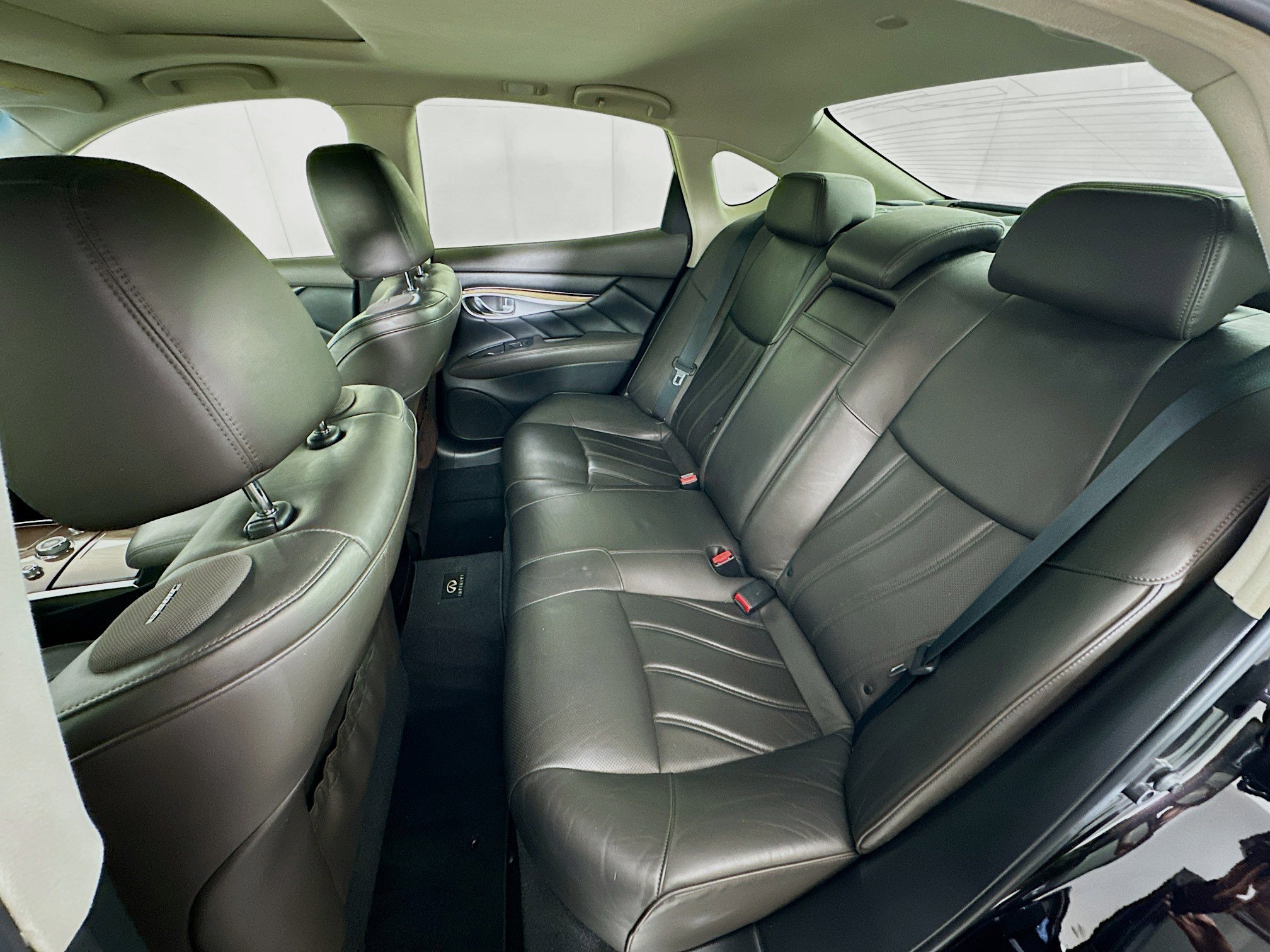 Used 2013 INFINITI M37 w/ Premium Pkg RWD image 28