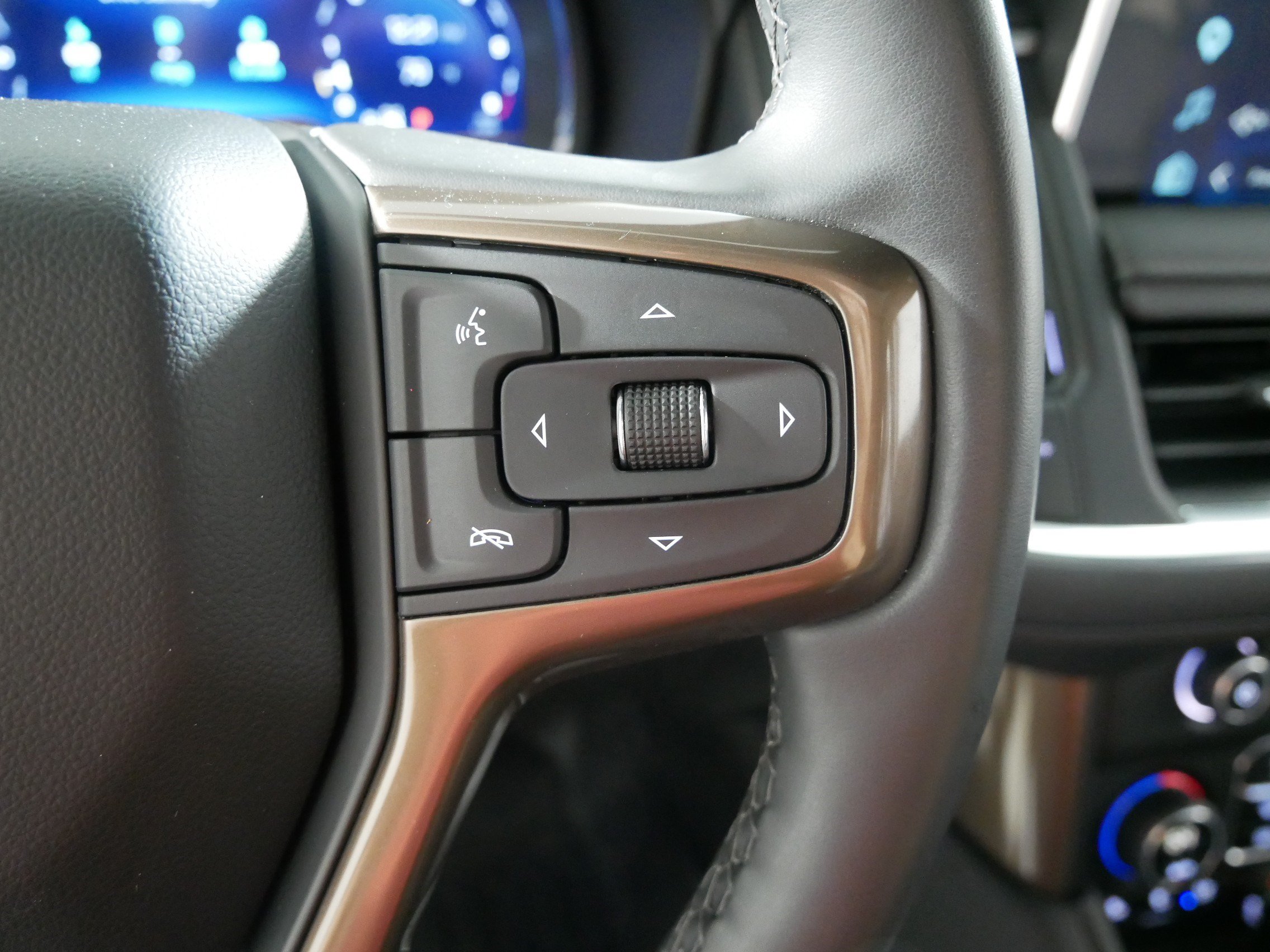 Used 2024 Chevrolet Tahoe High Country AWD/4WD image 28