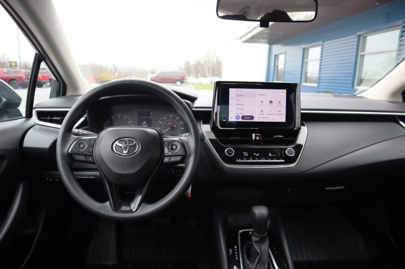 Used 2024 Toyota Corolla LE image 11