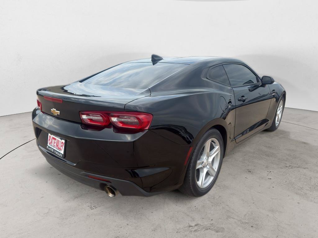 Used 2022 Chevrolet Camaro LT RWD image 6