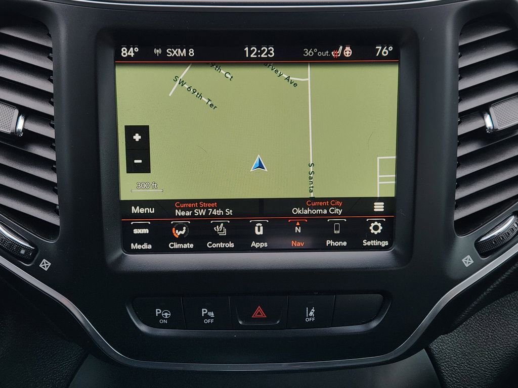 Used 2023 Jeep Cherokee Altitude Lux image 18