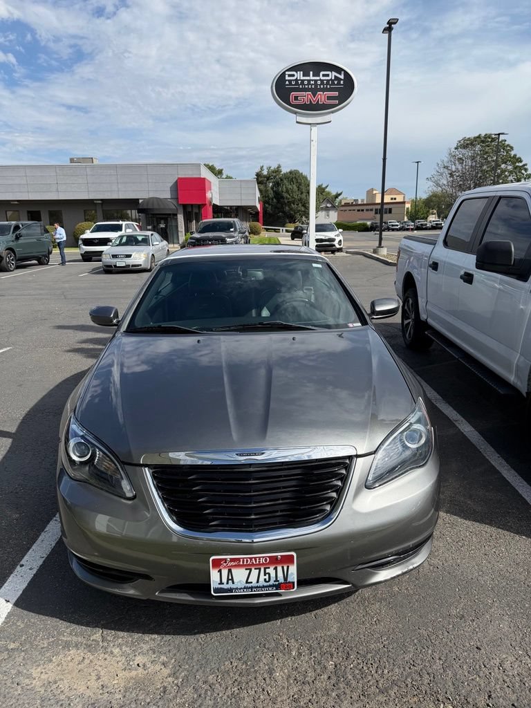 Used 2012 Chrysler 200 S FWD image 9