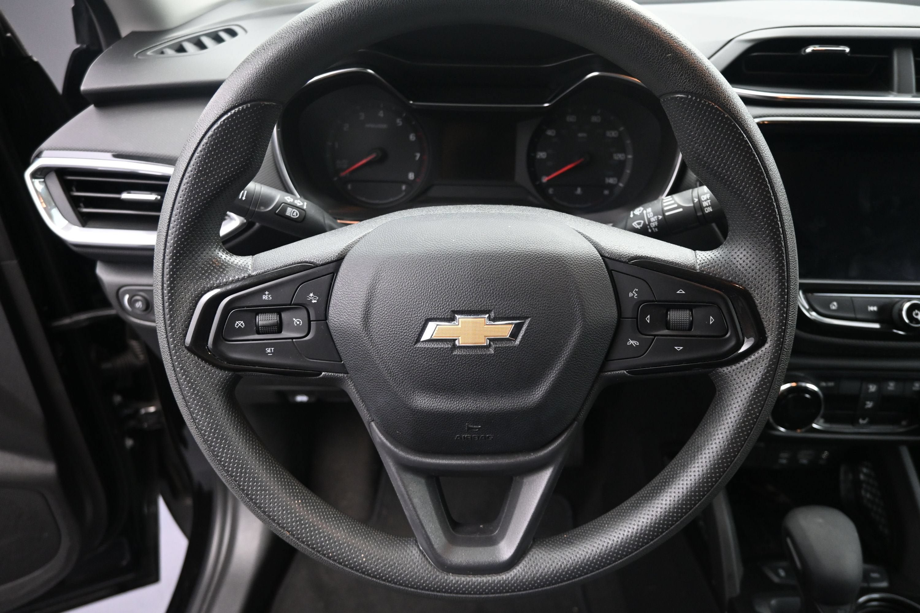 Used 2023 Chevrolet TrailBlazer LT w/ Convenience Package AWD/4WD image 11