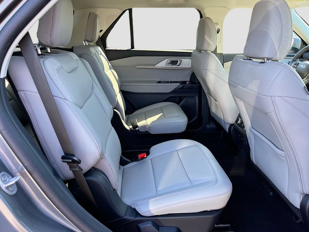 Used 2025 Ford Explorer Active w/ Active Comfort Package AWD/4WD image 27