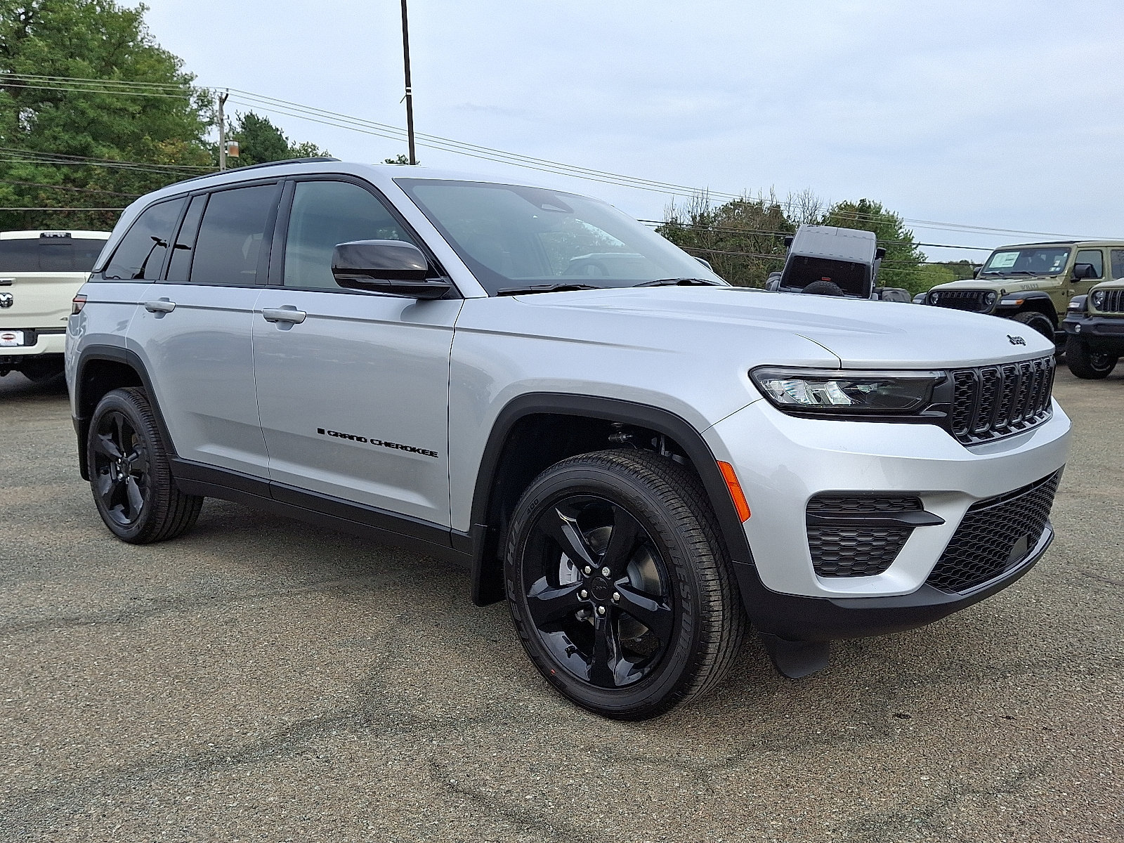 New 2025 Jeep Grand Cherokee Altitude
